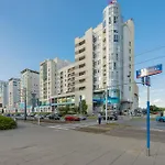 Elegant Apartment With Parking Close To Metro Station By Noclegi Renters