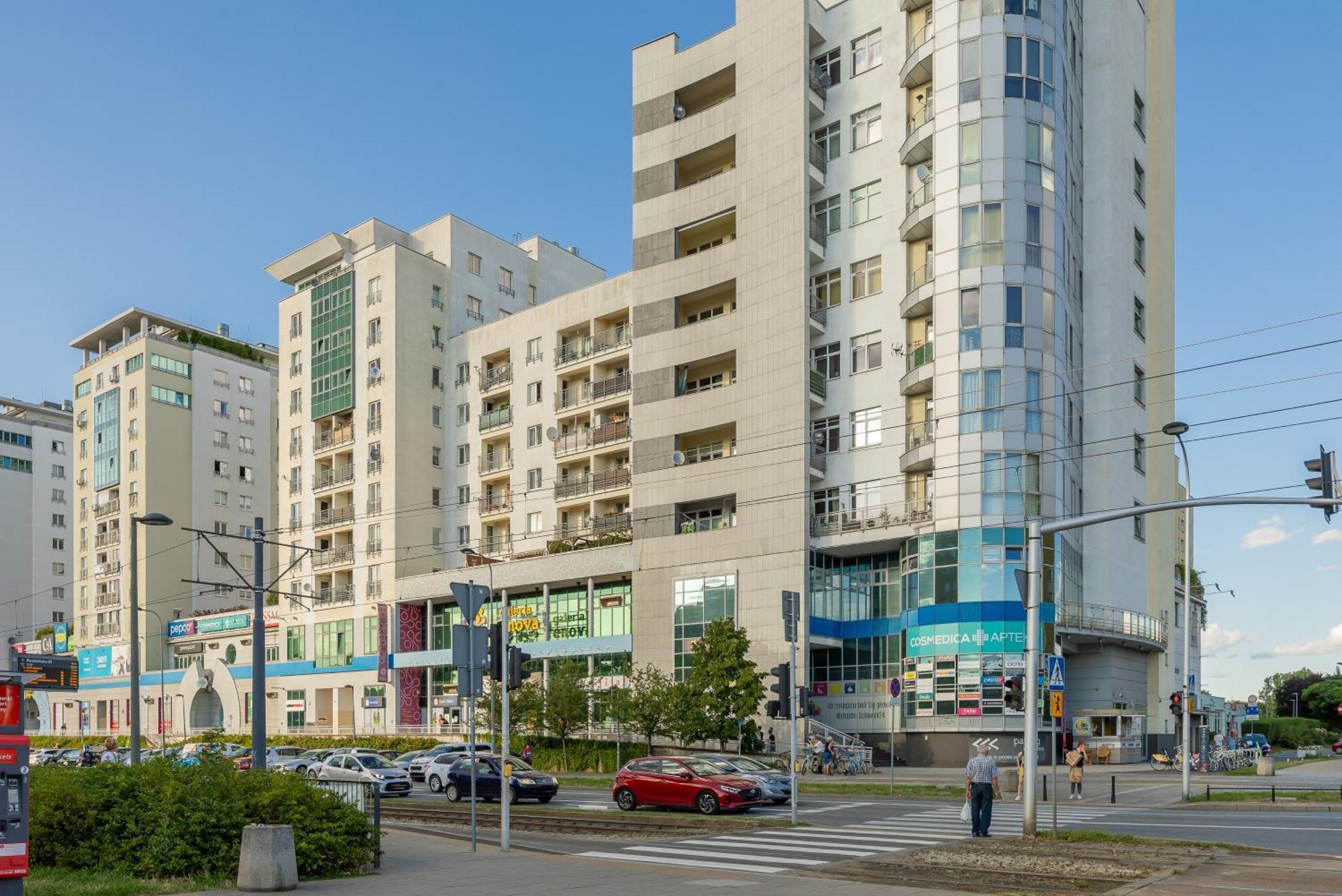 Elegant With Parking Close To Metro Station By Renters Warszawa
