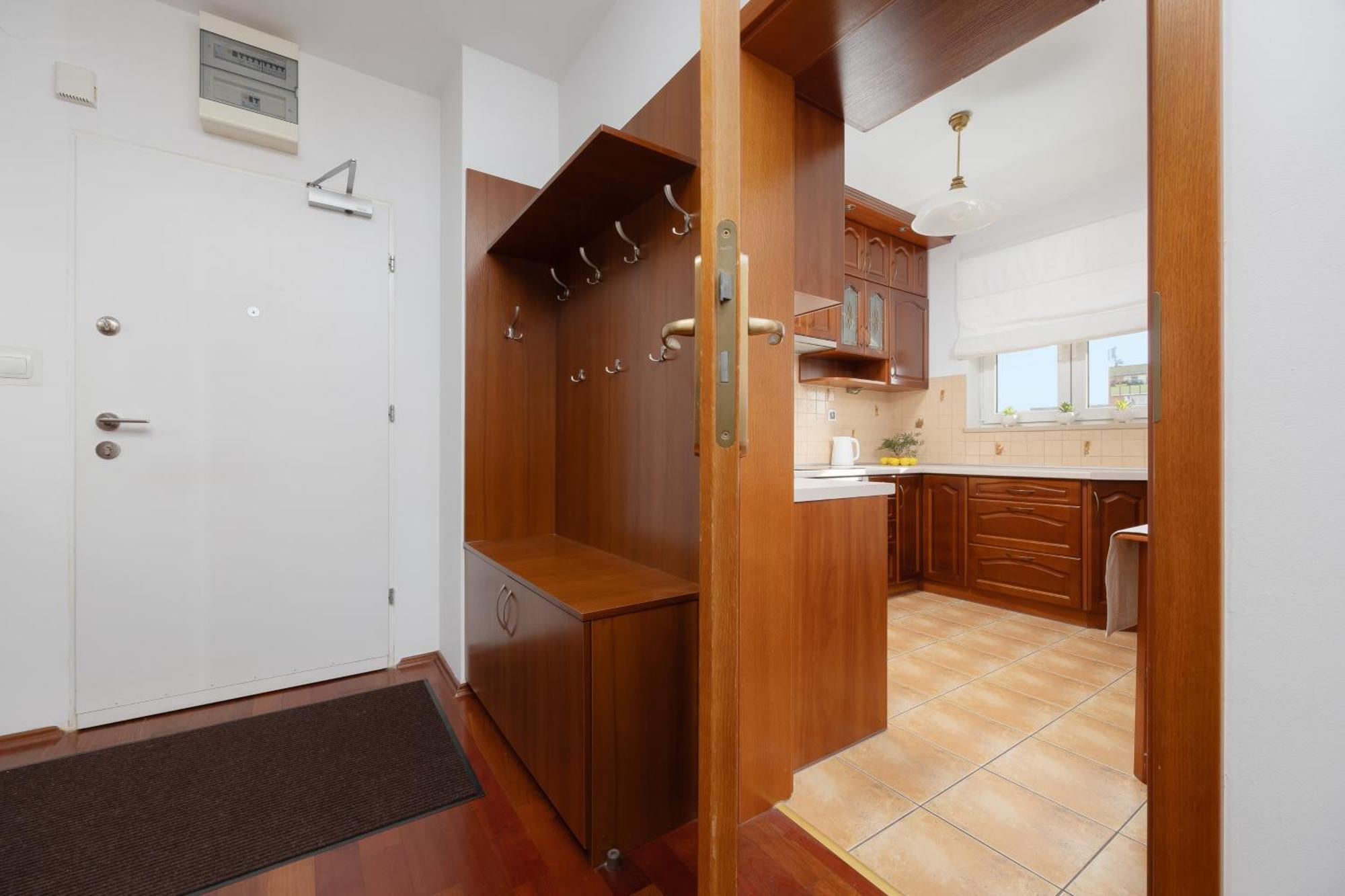 Elegant With Parking Close To Metro Station By Renters *