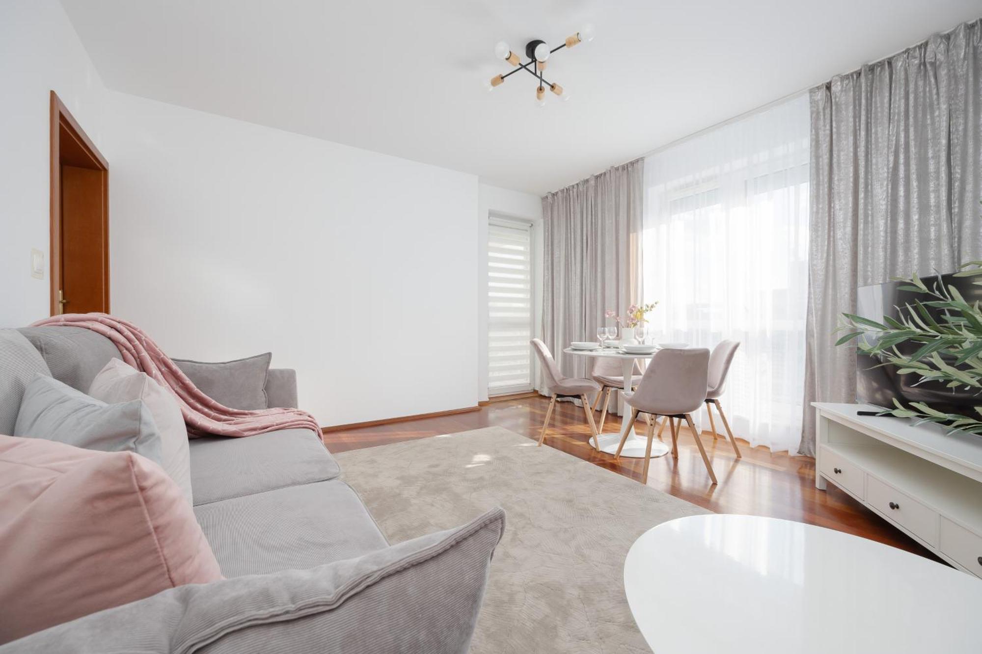 Elegant With Parking Close To Metro Station By Renters *